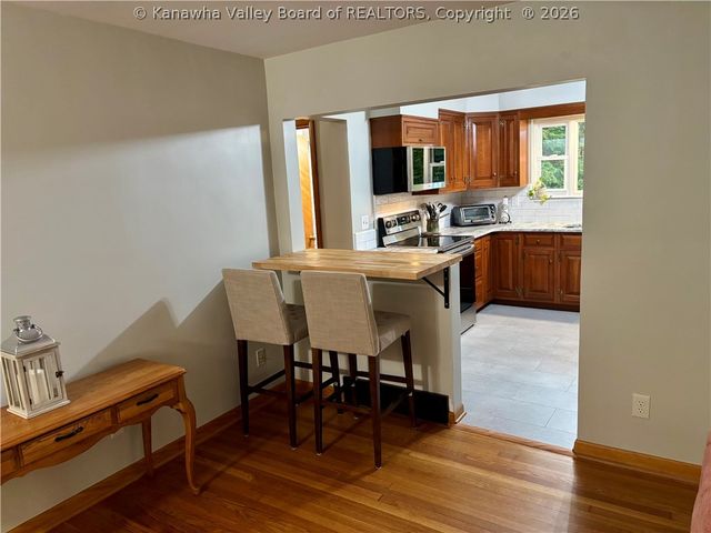 902 Wilkie Drive, Charleston, WV 25314