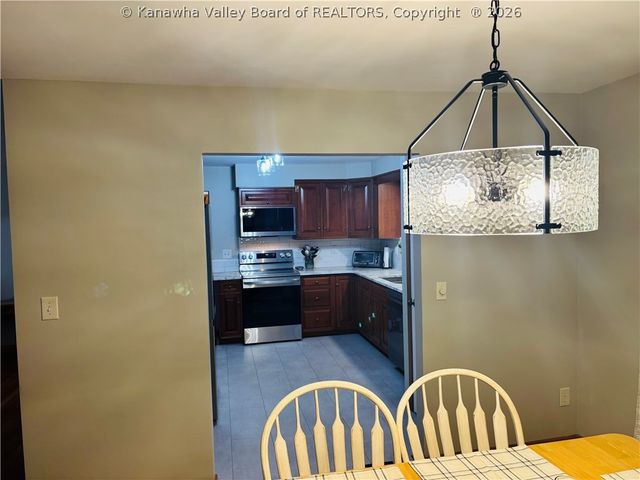 902 Wilkie Drive, Charleston, WV 25314