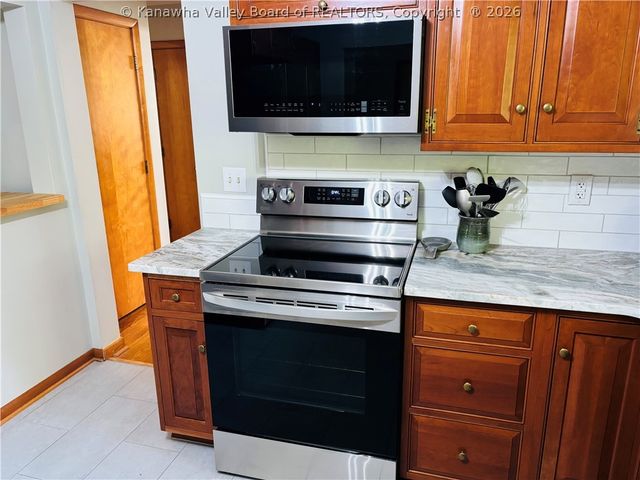 902 Wilkie Drive, Charleston, WV 25314