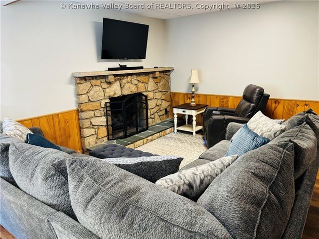 902 Wilkie Drive, Charleston, WV 25314