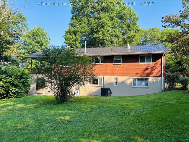 902 Wilkie Drive, Charleston, WV 25314