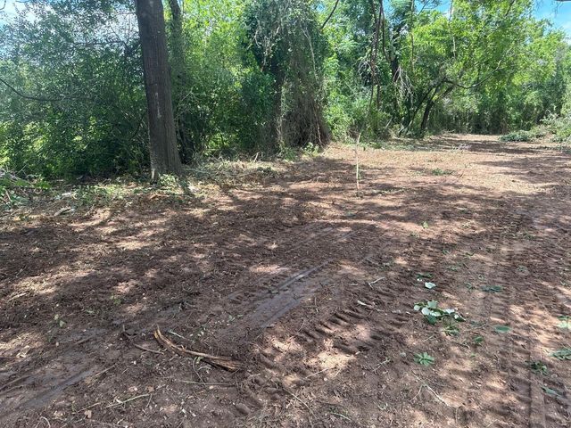 726 Travis Street, Sealy, TX 77474