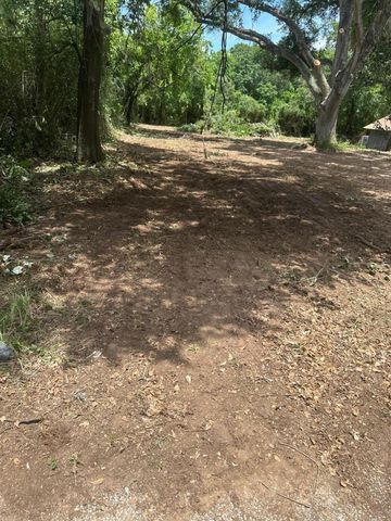 726 Travis Street, Sealy, TX 77474