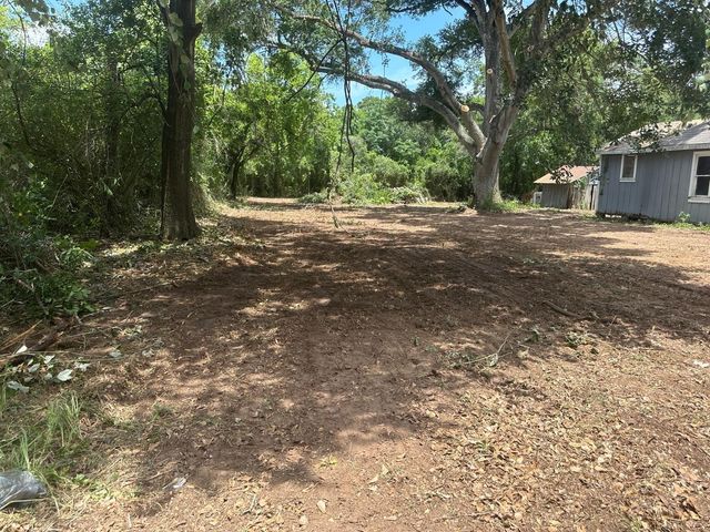 726 Travis Street, Sealy, TX 77474