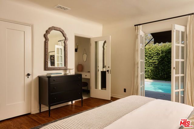 802 S Genesee Avenue, Los Angeles, CA 90036