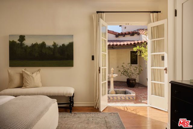 802 S Genesee Avenue, Los Angeles, CA 90036