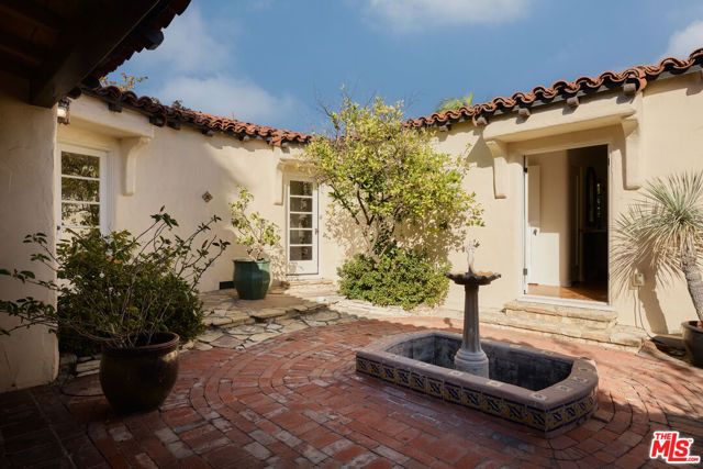 802 S Genesee Avenue, Los Angeles, CA 90036