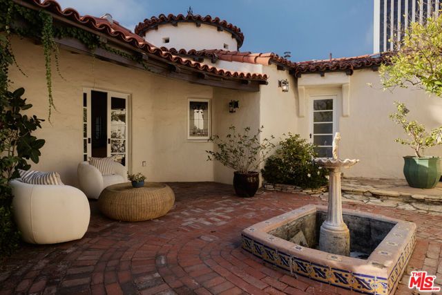 802 S Genesee Avenue, Los Angeles, CA 90036
