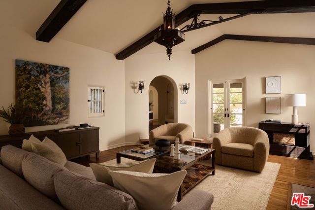 802 S Genesee Avenue, Los Angeles, CA 90036