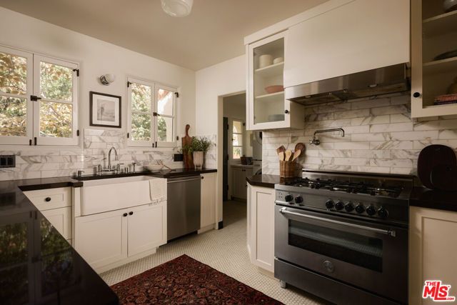 802 S Genesee Avenue, Los Angeles, CA 90036
