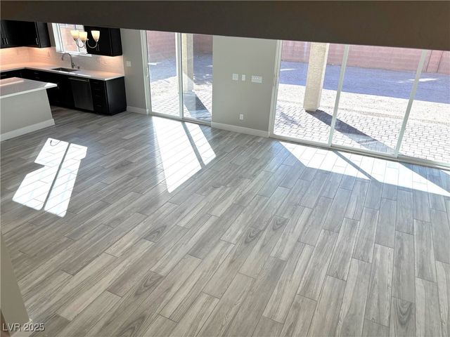 8795 Spencer Garrett Street, Las Vegas, NV 89113