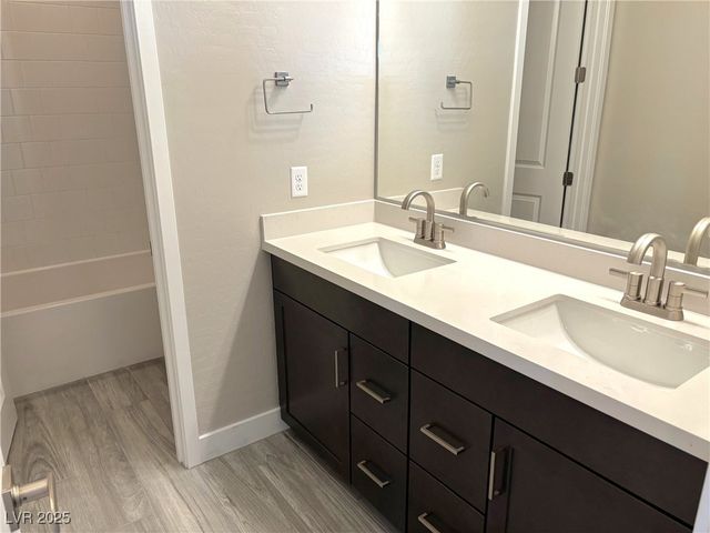 8795 Spencer Garrett Street, Las Vegas, NV 89113