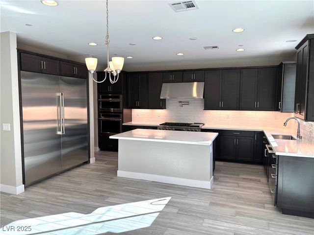 8795 Spencer Garrett Street, Las Vegas, NV 89113