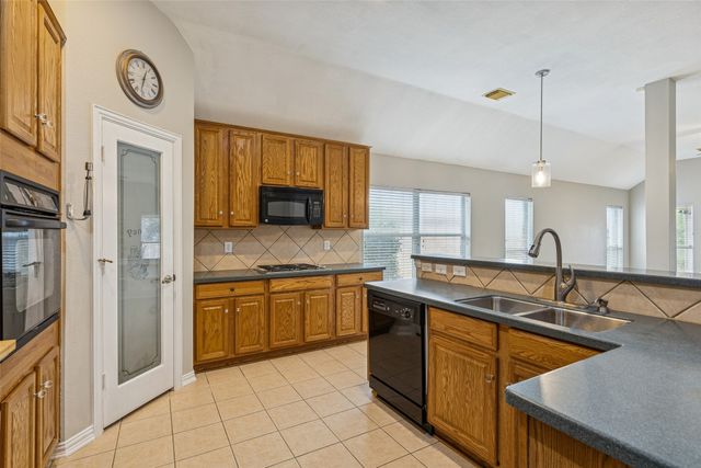 10804 Ashmont Lane, Fort Worth, TX 76244