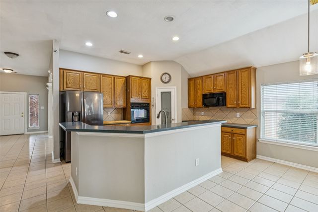 10804 Ashmont Lane, Fort Worth, TX 76244