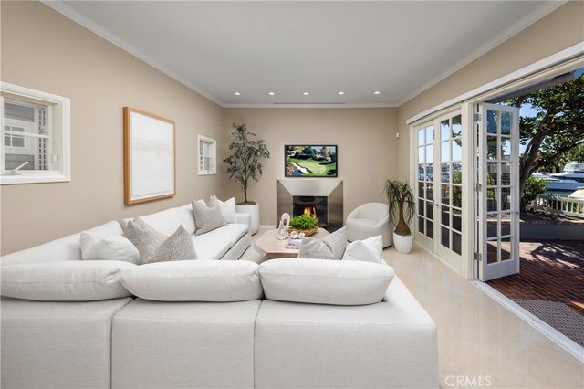 736 Harbor Island Drive, Newport Beach, CA 92660