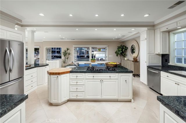 736 Harbor Island Drive, Newport Beach, CA 92660