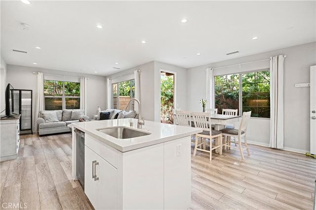 135 Messenger, Irvine, CA 92618