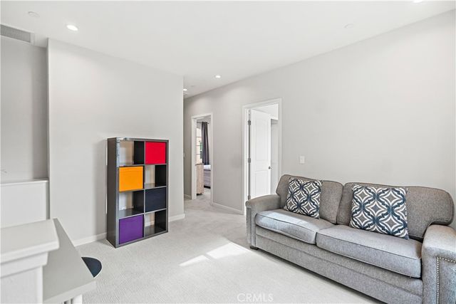 135 Messenger, Irvine, CA 92618