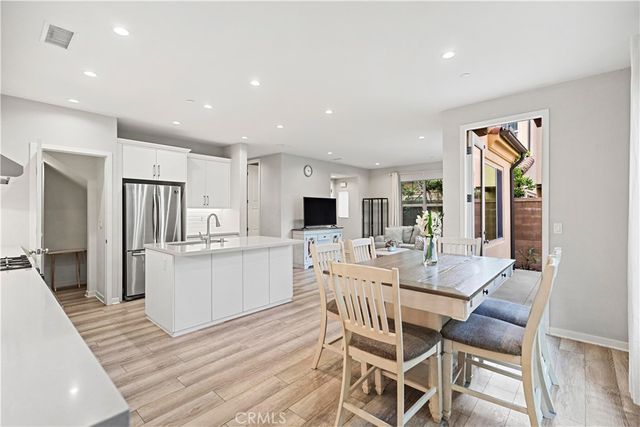 135 Messenger, Irvine, CA 92618