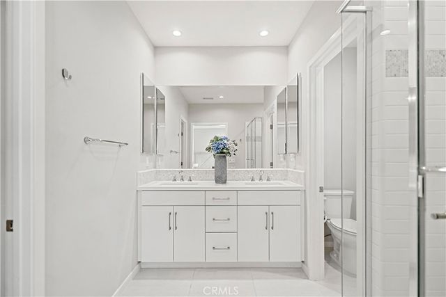 135 Messenger, Irvine, CA 92618