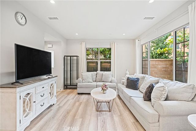 135 Messenger, Irvine, CA 92618