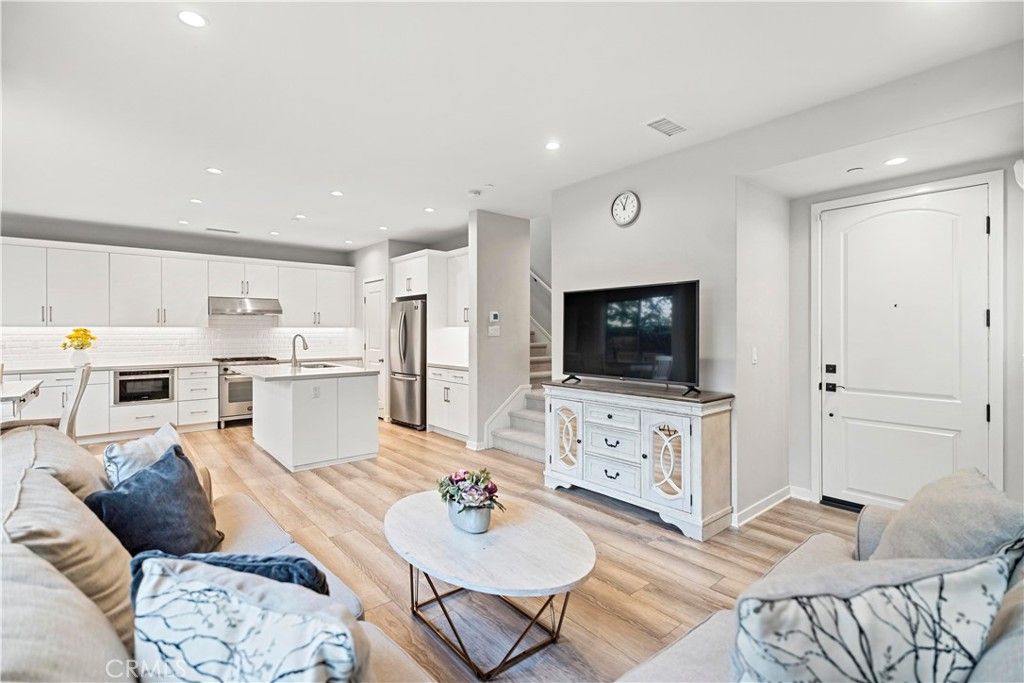 135 Messenger, Irvine, CA 92618