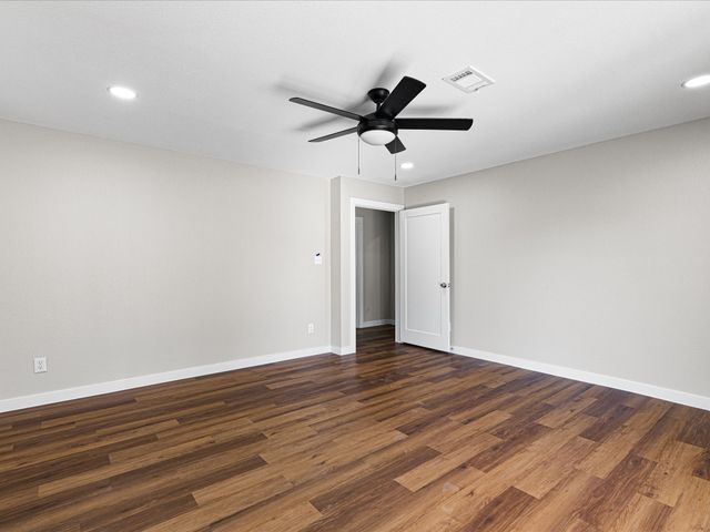 4908 Ensign Road, Ennis, TX 75119