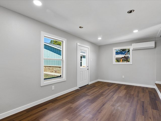4908 Ensign Road, Ennis, TX 75119