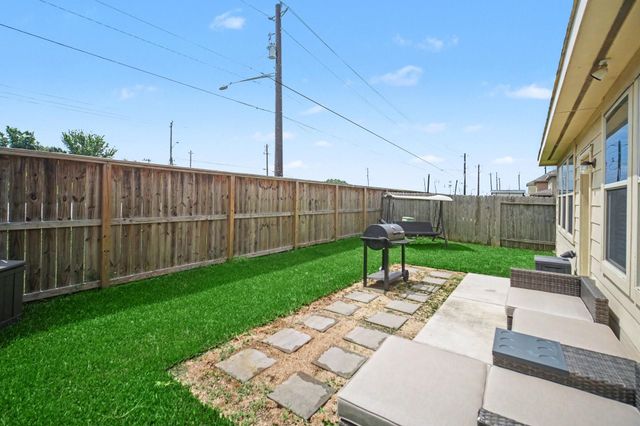 14219 Rim Side Trail, Houston, TX 77045