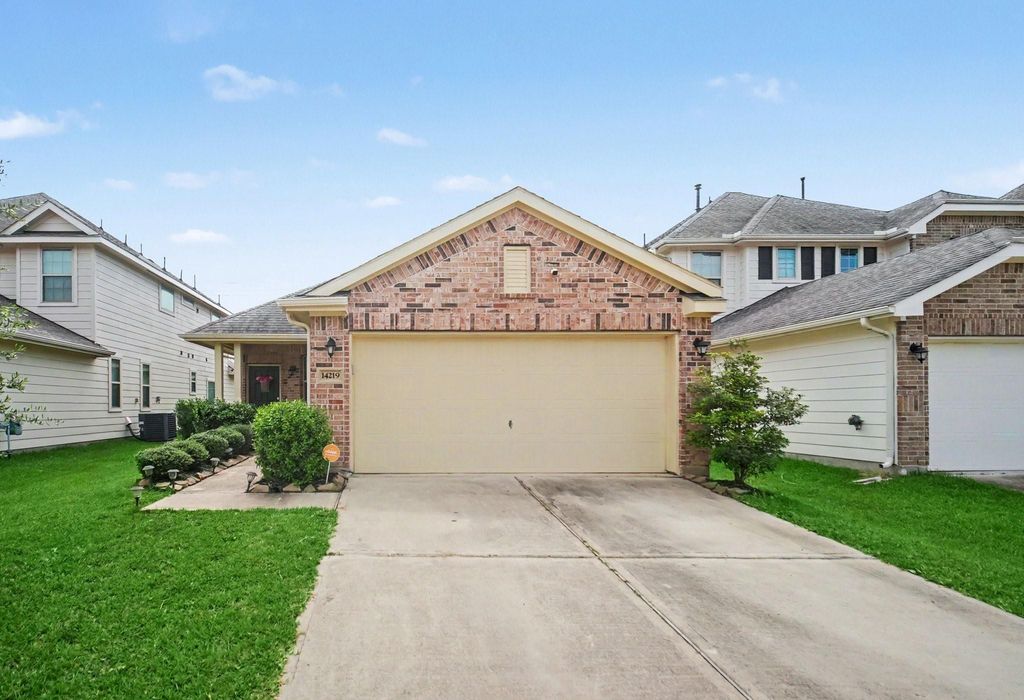 14219 Rim Side Trail, Houston, TX 77045