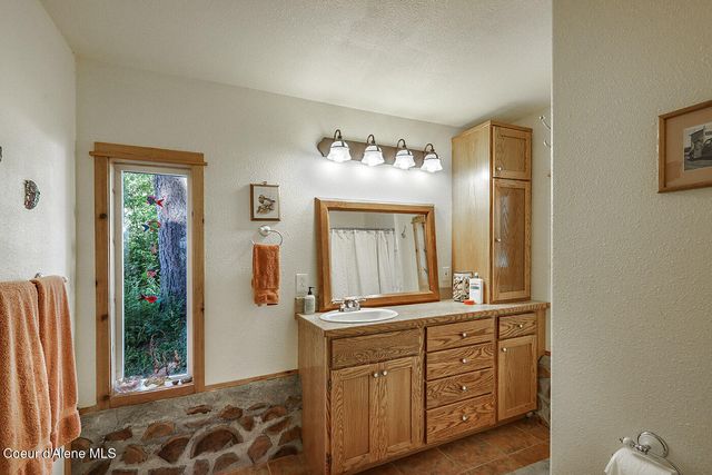 812 Pine Cove RD, Bayview, ID 83803