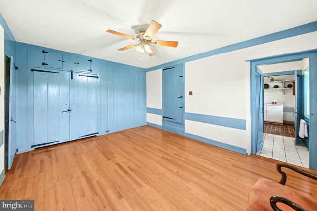1807 APPLE TREE LN, Bethlehem, PA 18015