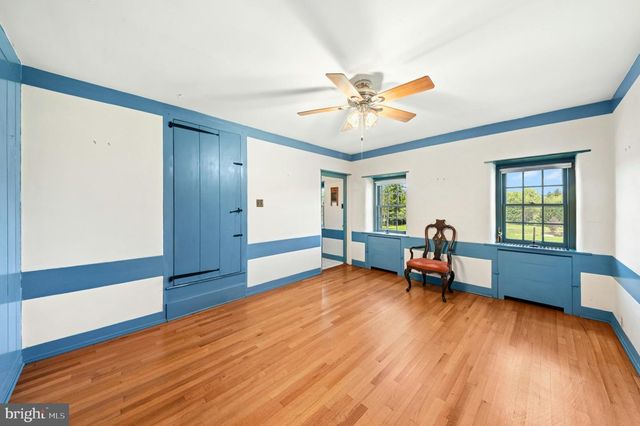 1807 APPLE TREE LN, Bethlehem, PA 18015