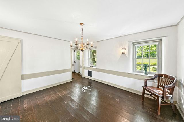 1807 APPLE TREE LN, Bethlehem, PA 18015