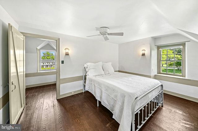 1807 APPLE TREE LN, Bethlehem, PA 18015