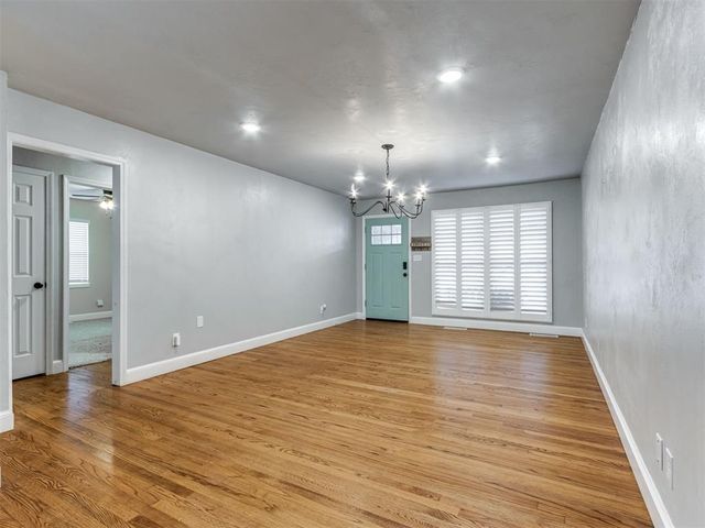 10508 Whitehaven Road, The Village, OK 73120