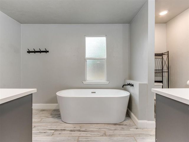 10508 Whitehaven Road, The Village, OK 73120