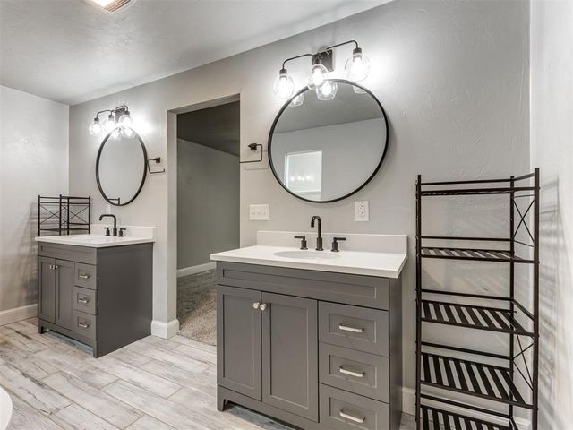 10508 Whitehaven Road, The Village, OK 73120