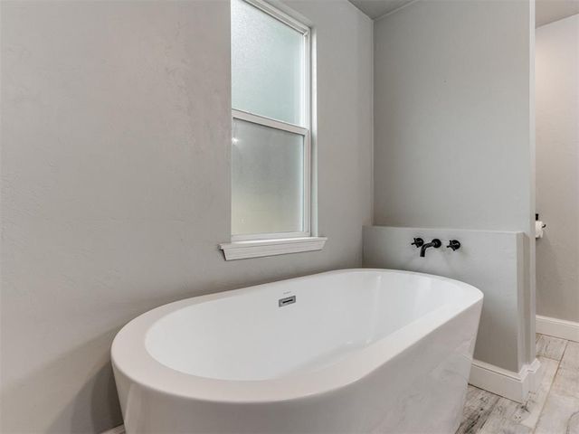 10508 Whitehaven Road, The Village, OK 73120