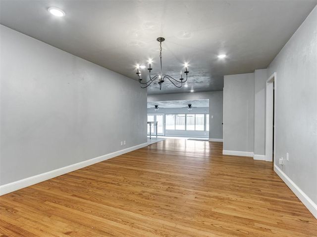 10508 Whitehaven Road, The Village, OK 73120