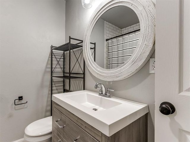 10508 Whitehaven Road, The Village, OK 73120