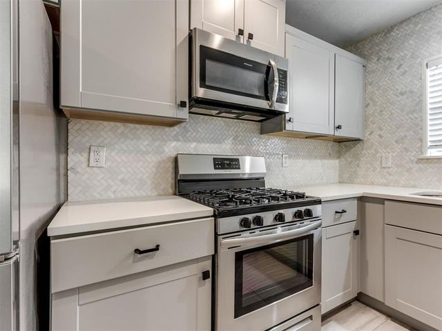 10508 Whitehaven Road, The Village, OK 73120