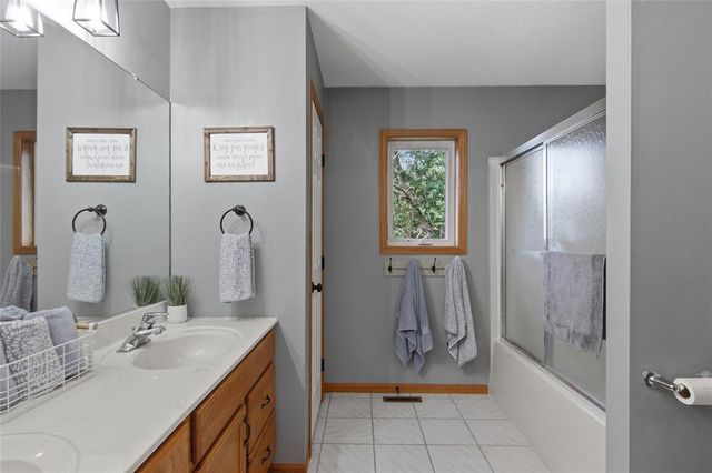 116 Grey Friar Lane, Eau Claire, WI 54701