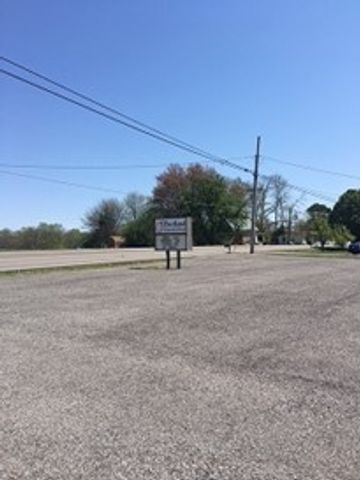 713 College St, Portland, TN 37148