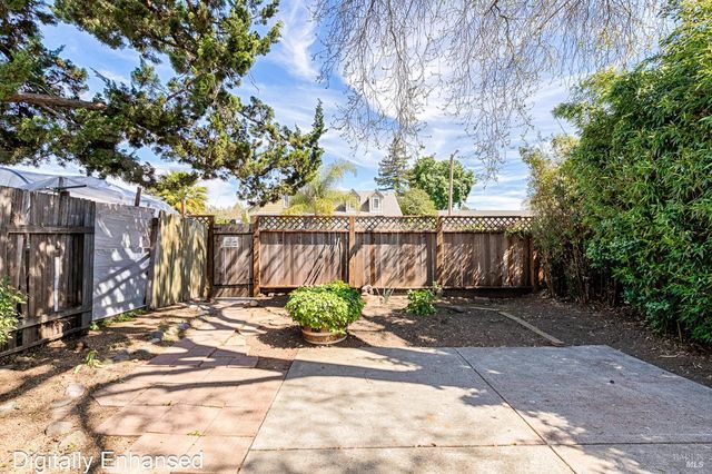 182-186 Torzelli Ln, Santa Rosa, CA 95407