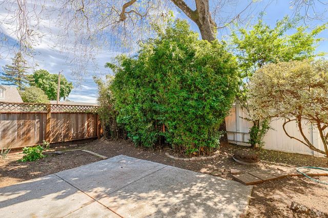 182-186 Torzelli Ln, Santa Rosa, CA 95407