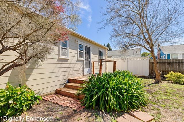 182-186 Torzelli Ln, Santa Rosa, CA 95407