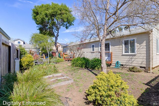 182-186 Torzelli Ln, Santa Rosa, CA 95407