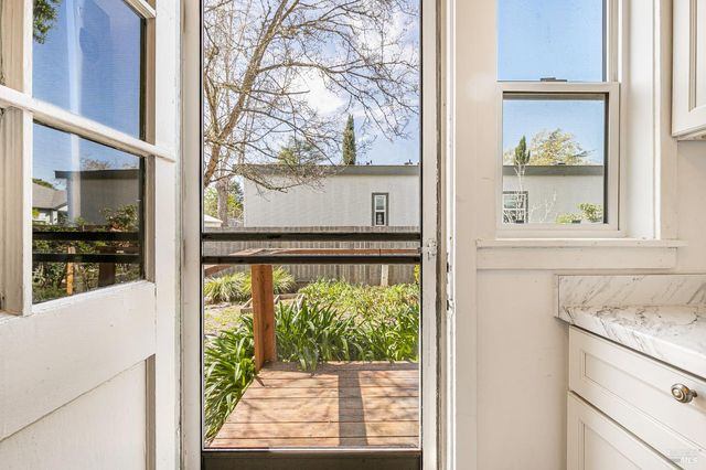 182-186 Torzelli Ln, Santa Rosa, CA 95407